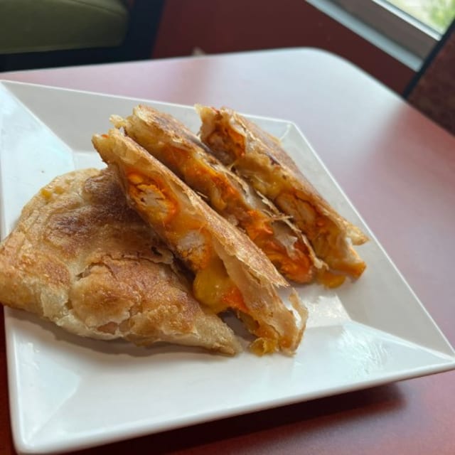 🔥 Chicken Cheese Paratha.